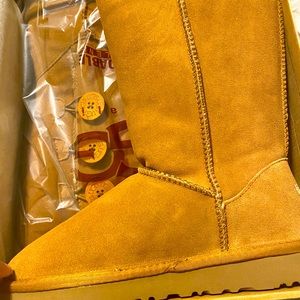 UGG BAILEY BUTTON BOOTS